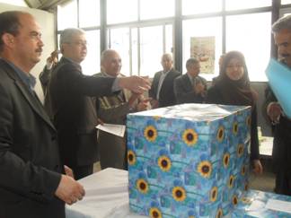 Distibution des cadeaux aux laureats du concours